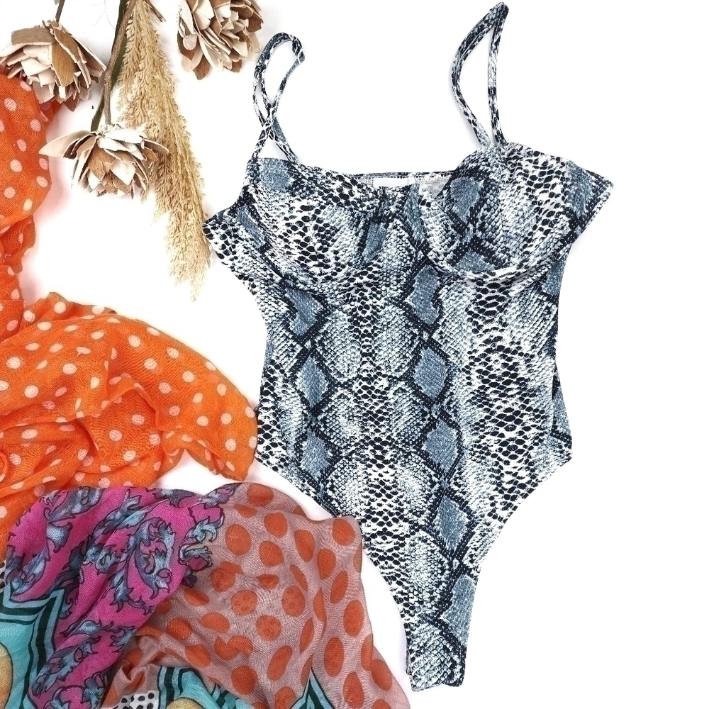Superdown Snakeskin Print Bodysuit Sz Small - Picture 12 of 12